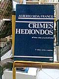 Crime Em Cadeia: Quando uma legítima defesa se transforma em crime hediondo  - Magers & Quinn Booksellers